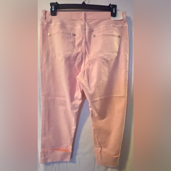 NWT J. Jill Authentic Fit Cropped Jeans in Light Seashell - Size 14 - Picture 2 of 5